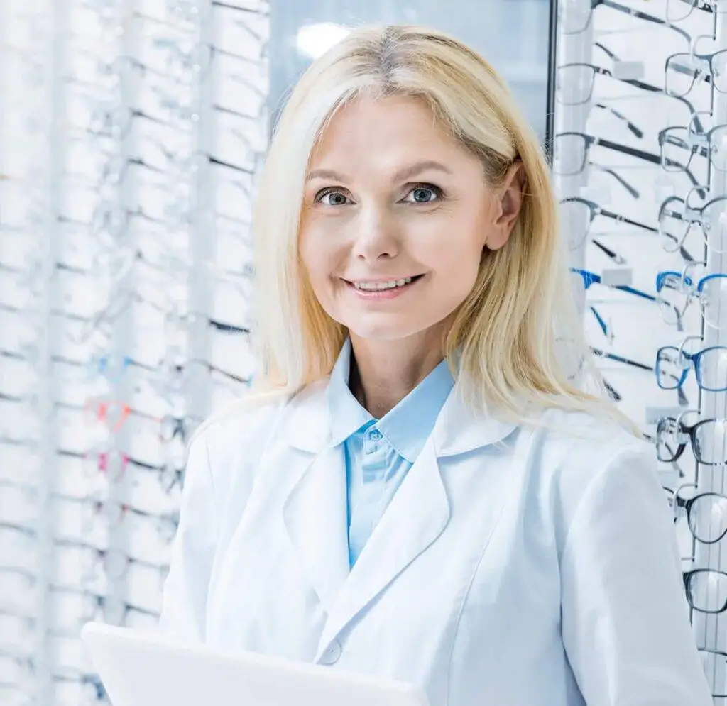 experienced eye doctor in flushing ny providing comprehensive eye exams