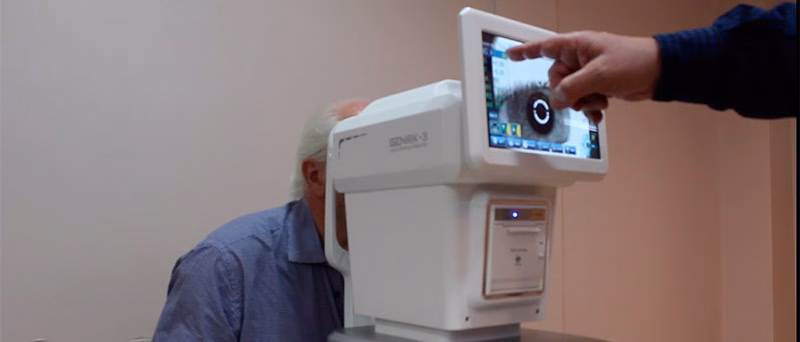 Autorefractor Eye Exam